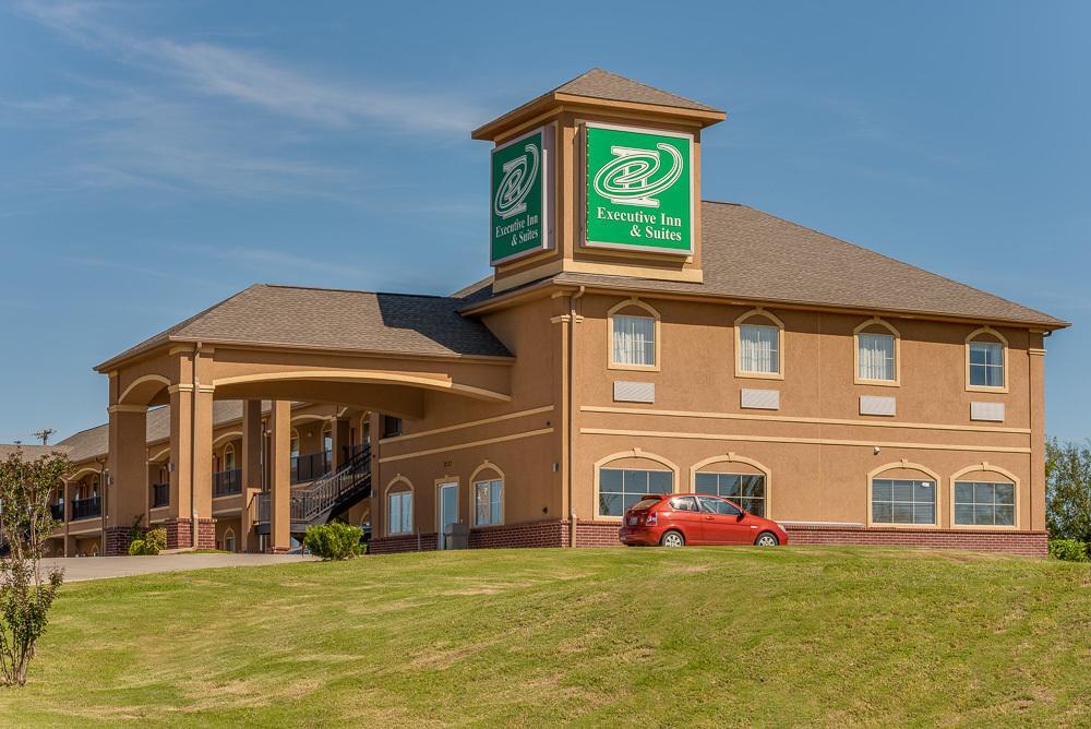 Executive Inn & Suites Cushing ภายนอก รูปภาพ