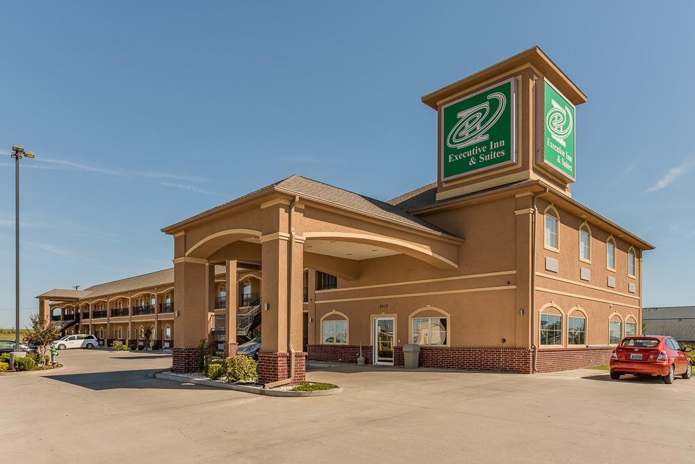 Executive Inn & Suites Cushing ภายนอก รูปภาพ