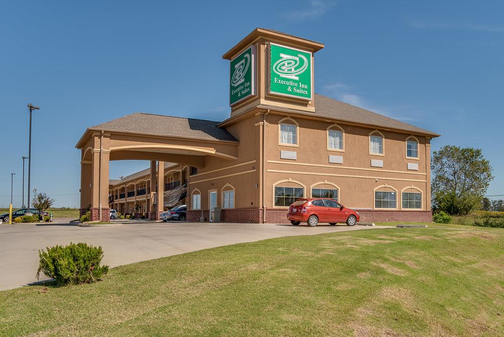 Executive Inn & Suites Cushing ภายนอก รูปภาพ